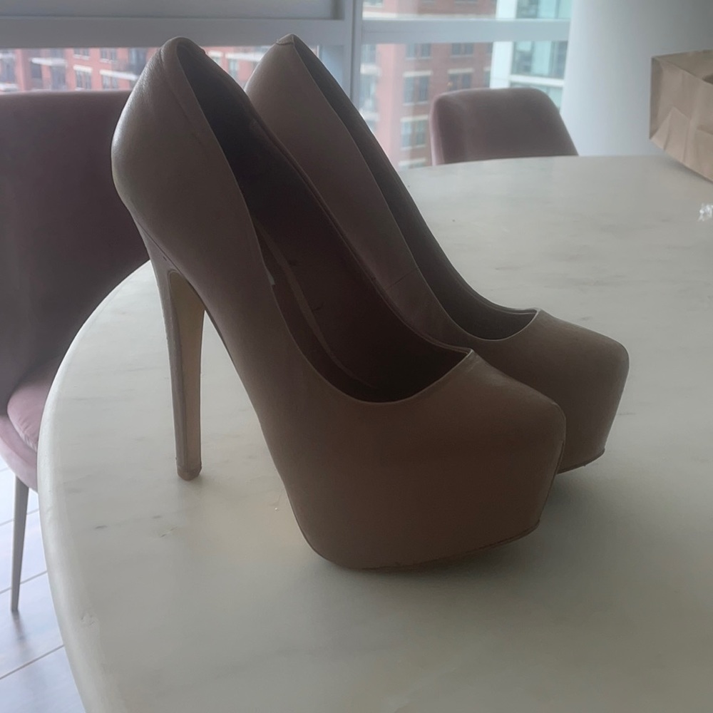 Steve Madden nude dejavu high heels sz 6
